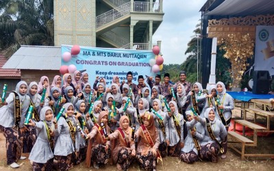 Pelepasan Siswa Kelas XII dan IX MA dan MTs Darul Muttaqien